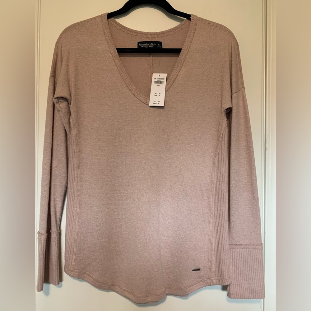 Abercrombie Women's Pink V-Neck Top